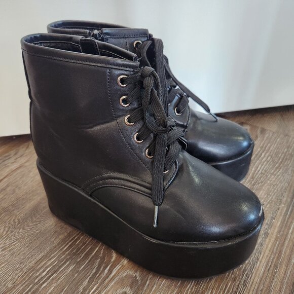 Black Platform Boots size 7-7.5 - Picture 2 of 2